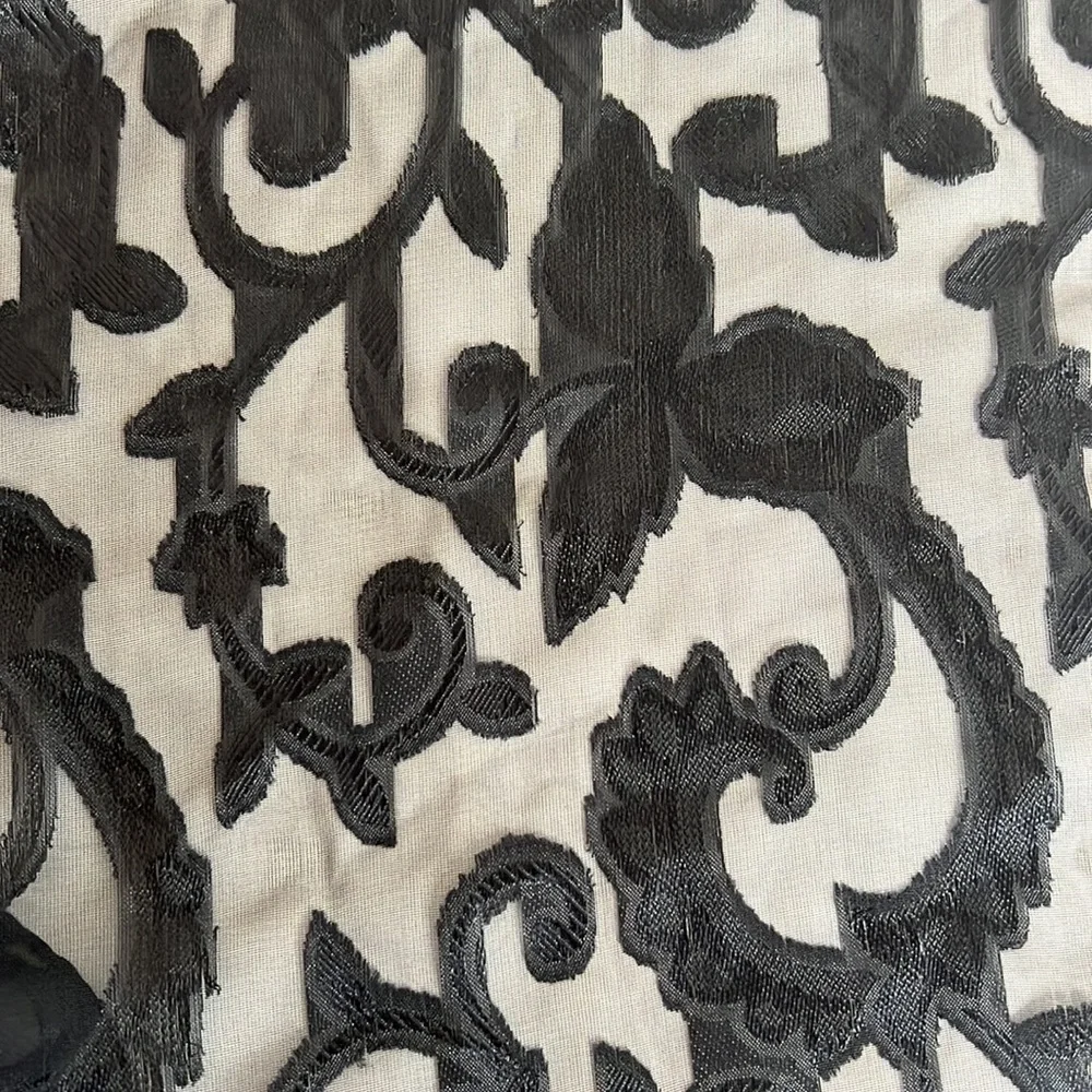 Liz Claiborne black scarf lightweight